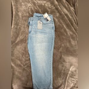 Midrise Capri Lee Riders